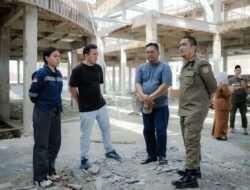 Bupati Luwu Timur Berhentikan Kontraktor Utama Pasar Tomoni