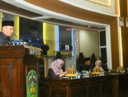 “Dialog Terbuka Ketua DPRD Pimpin Paripurna, Bupati Sampaikan Tanggapan Atas Pandangan Fraksi”