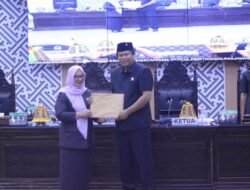 Wabup Lutim Serahkan Dokumen Penting: Ranperda APBD 2024 dan Rancangan Perubahan KUA PPAS 2025 Dibahas