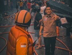 Kebakaran Hebat Di Sorowako, Bupati Luwu Timur Sigap Berikan Bantuan